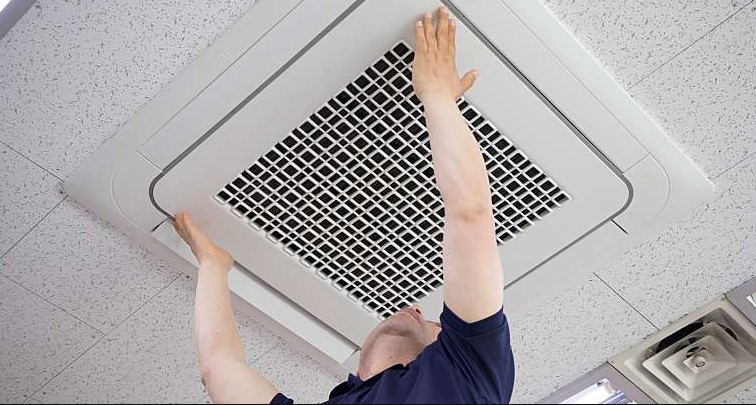 Sau thời gian sử dụng cần vệ sinh điều hòa. sửa điều hòa không mát, cách sửa điều hòa không mát, sửa lỗi điều hoà không mát, sửa chữa điều hòa không mát